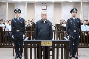 39岁生日夜带病出战&极限三分被吹踩线！詹姆斯20中10拿下24分