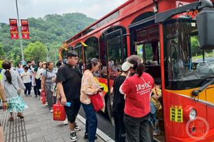 记者：吉鲁和洛杉矶达成原则性协议，今夏签约18个月